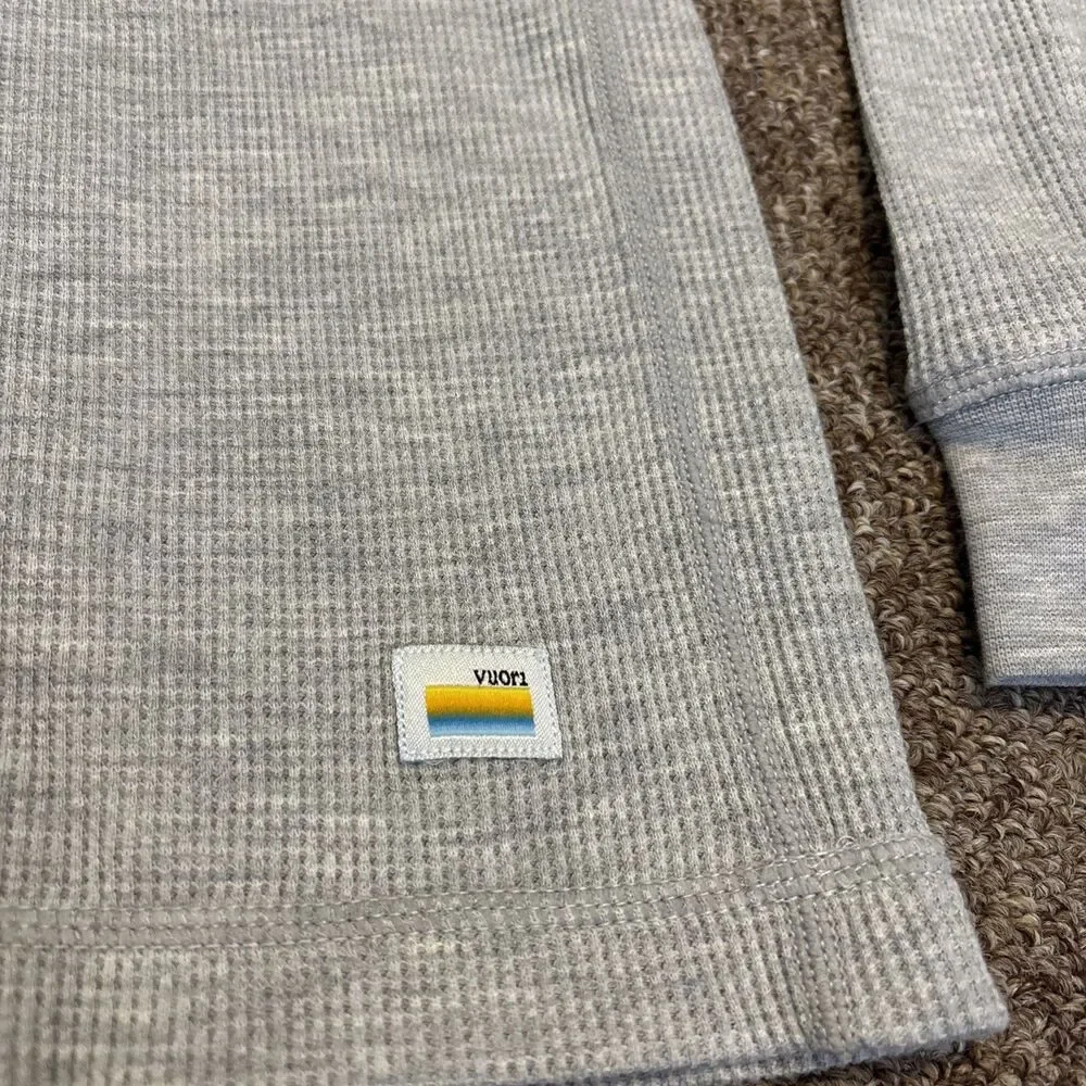 Vuori Shirt Mens Medium Gray Long Sleeve Waffle Knit Crewneck Pullover - Picture 5 of 7